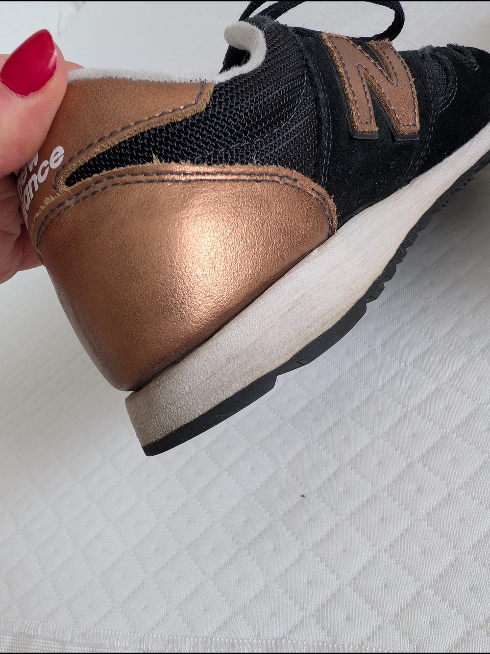 New Balance Womens 520 WL520SNC Black Rose Gold Sneakers Size 7.5 Suede Retro - Picture 10 of 16